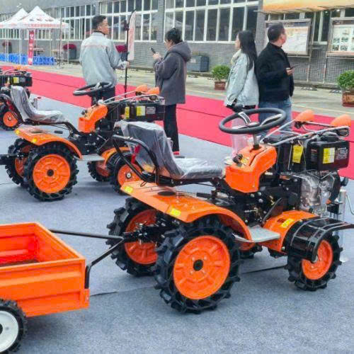 Máy cày ngồi lái 2 cầu 4 bánh động cơ dầu 195 - ảnh 1