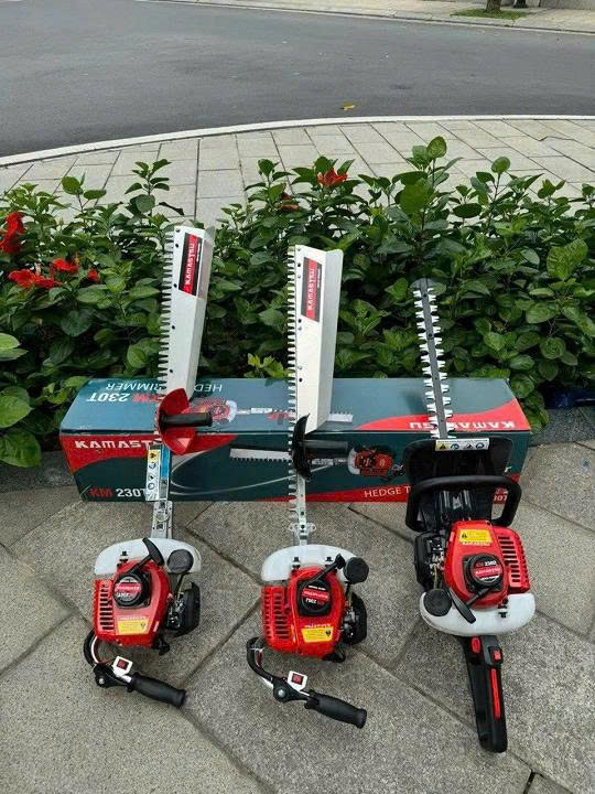 Máy Cắt Tỉa Rào Tầm Thấp 700W Kamastsu KM 230D - ảnh 1