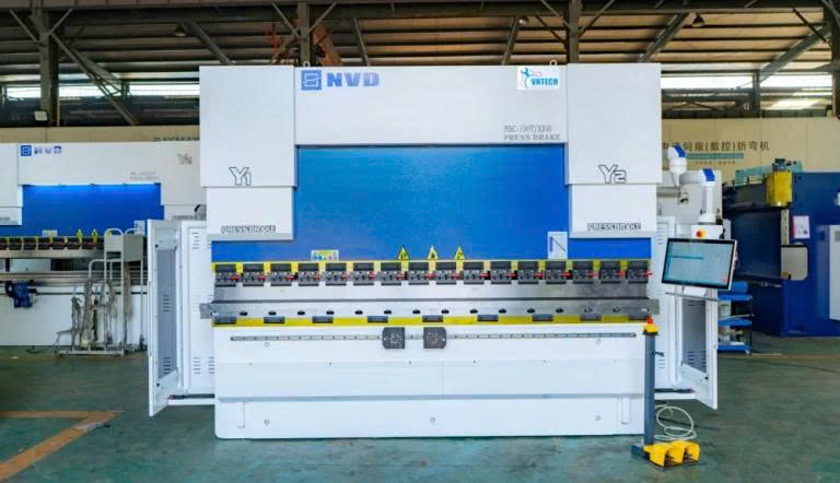 Máy chấn tôn thủy lực 100 tấn – PBC 100T/3200 - ảnh 1
