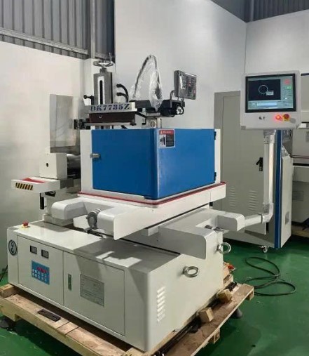 Máy cắt dây DK7735Z - ảnh 2