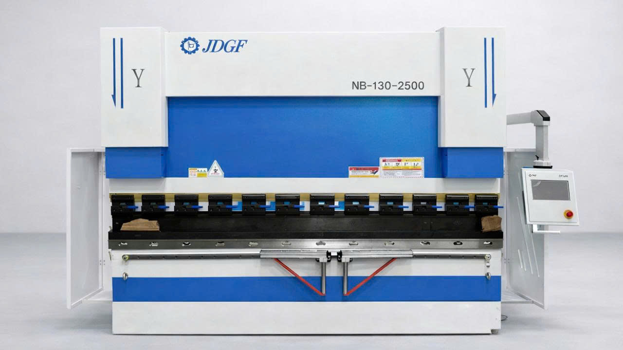 Máy chấn NC 130T2500