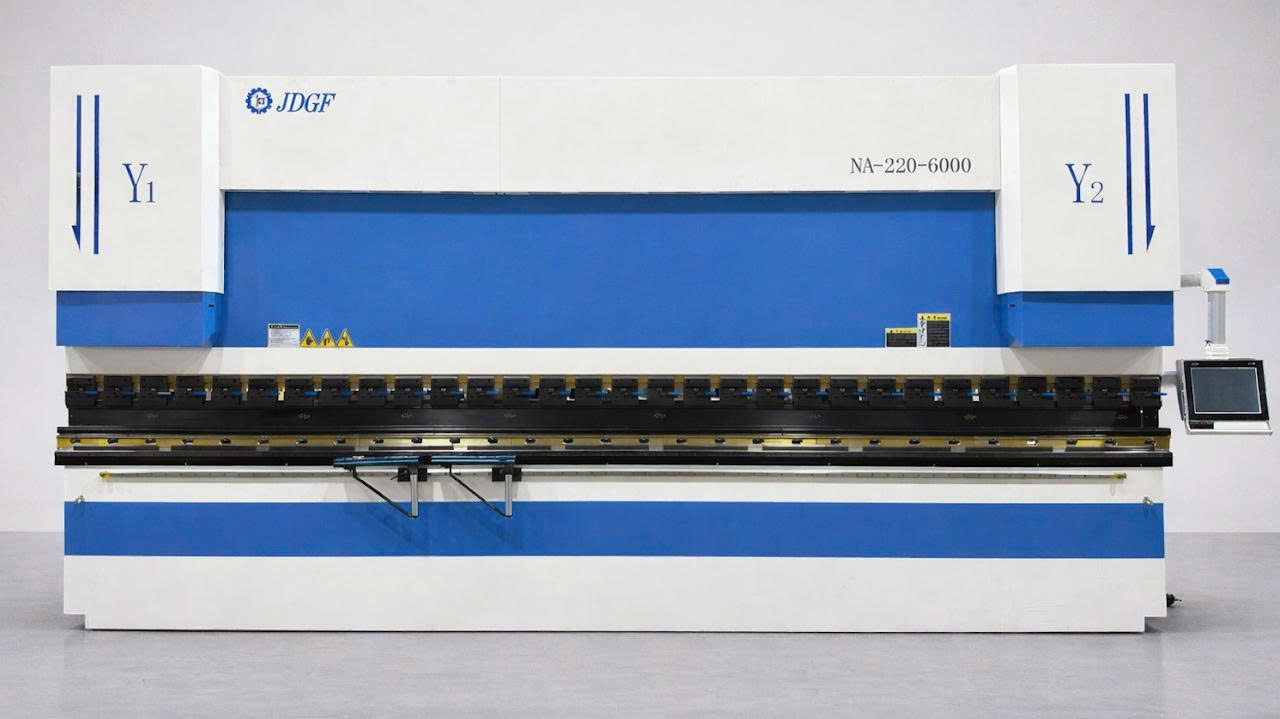 Máy chấn CNC 220T-6000
