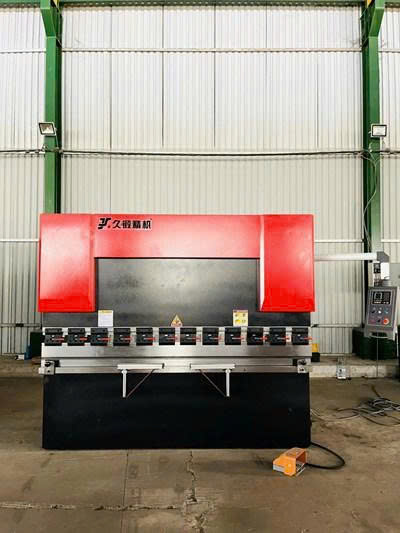 Máy chấn NC 63T2500