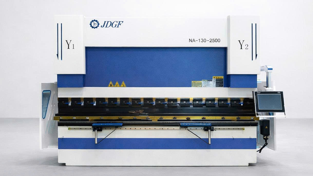 Máy chấn CNC 130T2500