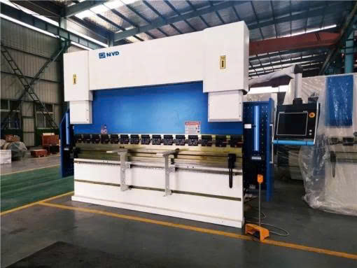 Máy chấn CNC thủy lực 160 tấn – PBC 160T/3200
