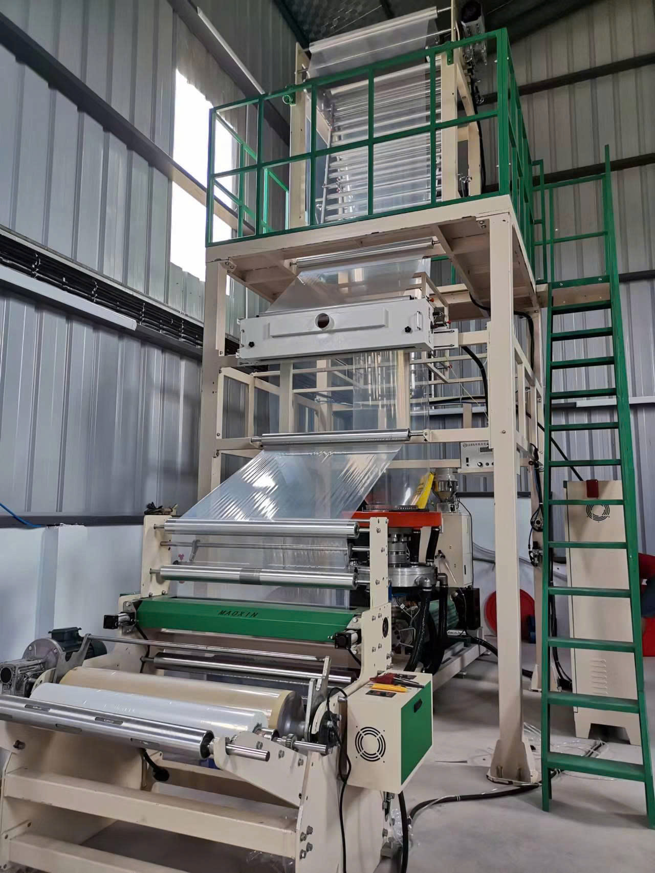 Máy thổi màng PE 1000 đầu hình xoay servo motor cân định lượng tự động MXCM-PE-1000