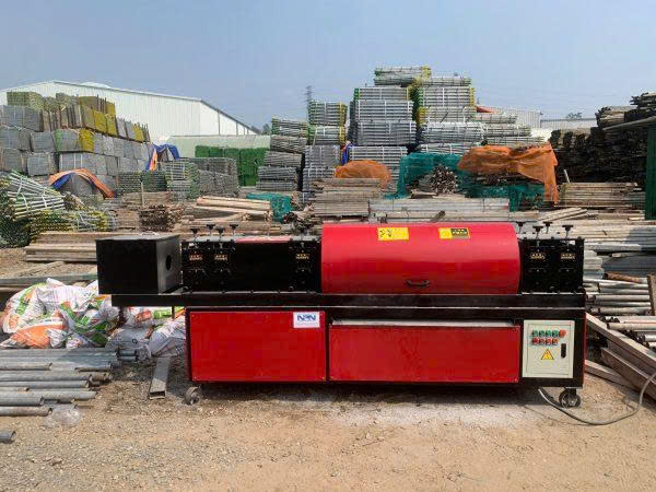 Máy làm thẳng ống biến dạng Ermak