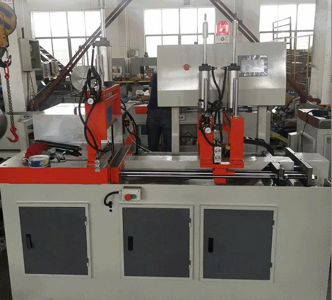 Máy cắt ống nhôm với bộ cấp động cơ servo