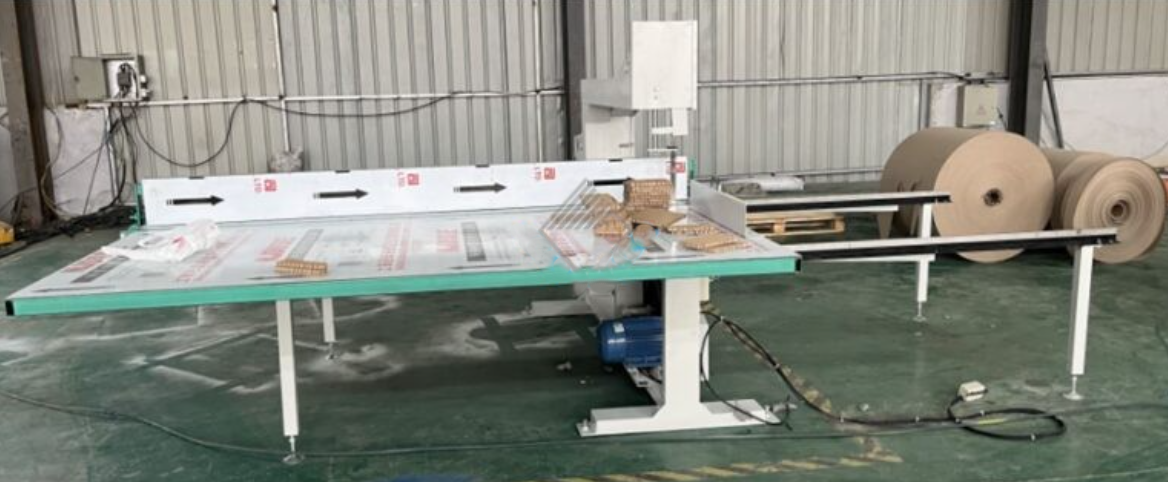 Máy cắt sóng tổ ong (đẩy tay) CTO-2400
