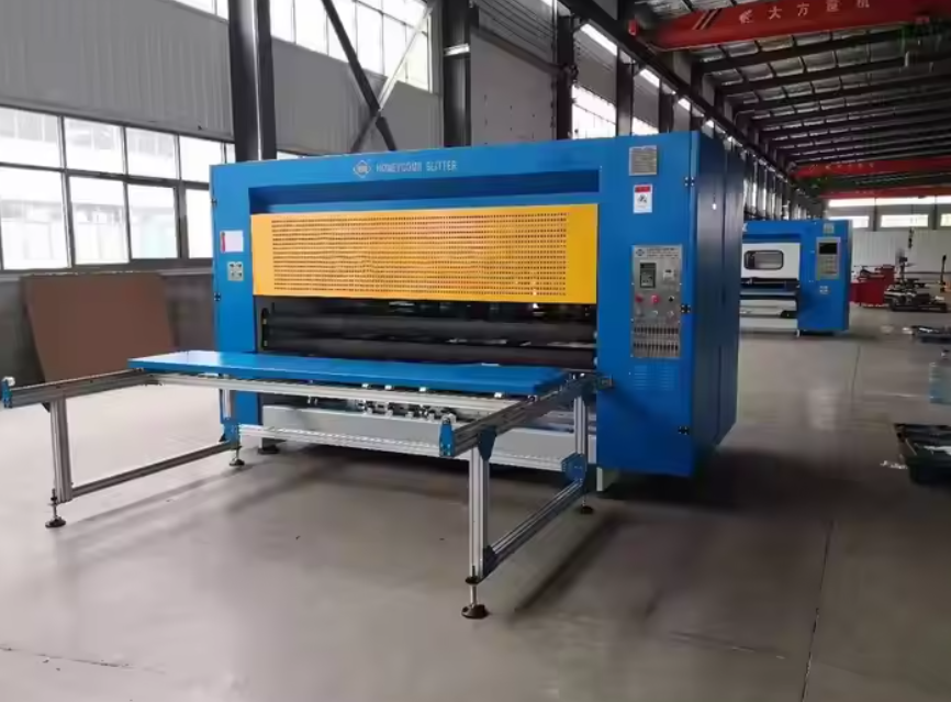 Máy chia tấm sóng tổ ong (dao tròn) ZFW-2500