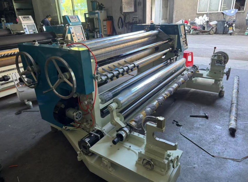 Máy chia cuộn màng BOPP (màng cán nhiệt, cán nước) ZFQ-1900